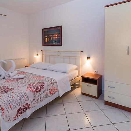 Apartments Irena Krk Krk Town Habitación foto
